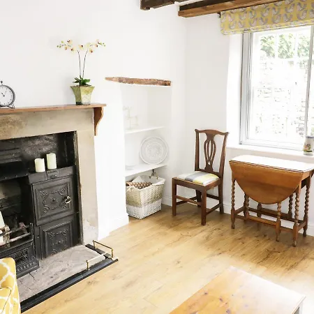 Olive * Richmond (North Yorkshire)